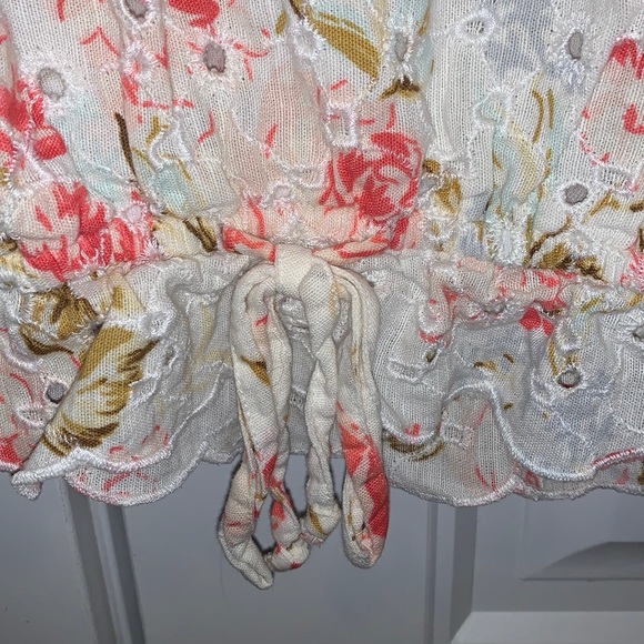 Floral Blouse - Picture 3 of 6